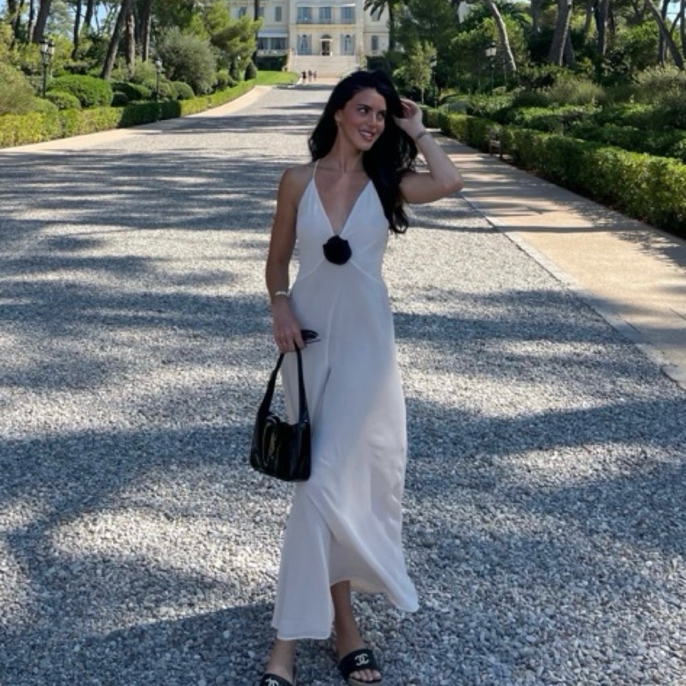 Elegant White Evening Gown - Picture 4 of 14